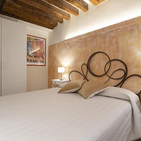 Ferienwohnung Rialto Sant'Aponal Prestige By Wonderful Italy Venedig Exterior foto